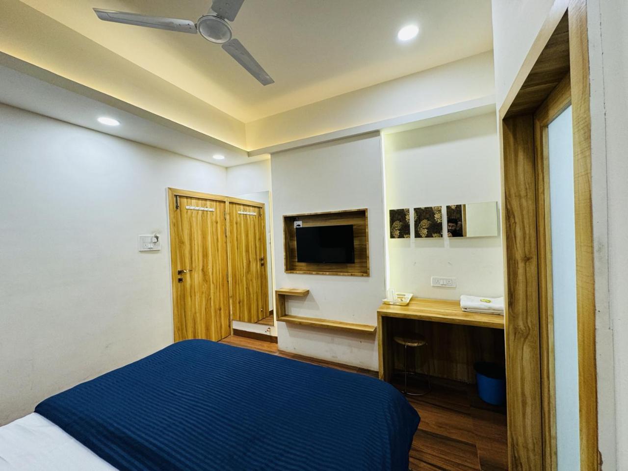 Hotel Shree Mahakal Krapa Ujjain Eksteriør billede